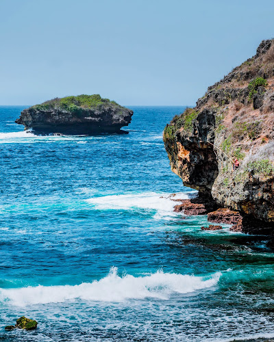 Pesona Keindahan 5 Pantai Terbaik di Pacitan - Jawa Timur