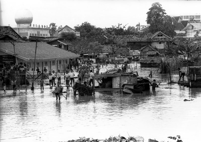 Photo-photo banjir jakarta jaman penjajahan Belanda