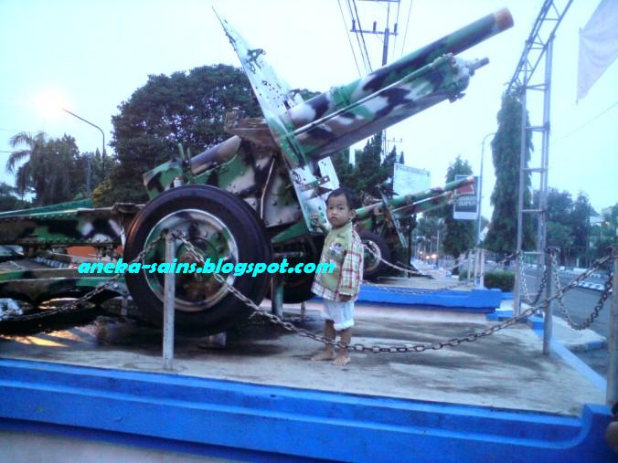 &#91;Video&#93; Cara Tradisional Efektif Melatih Bayi Jalan Sendiri