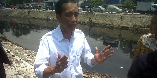 &#91; Kadis PU DKI dan AHOK totally FAILED!! &#93; Jalan Inspeksi Bukan untuk Atasi Kemacetan