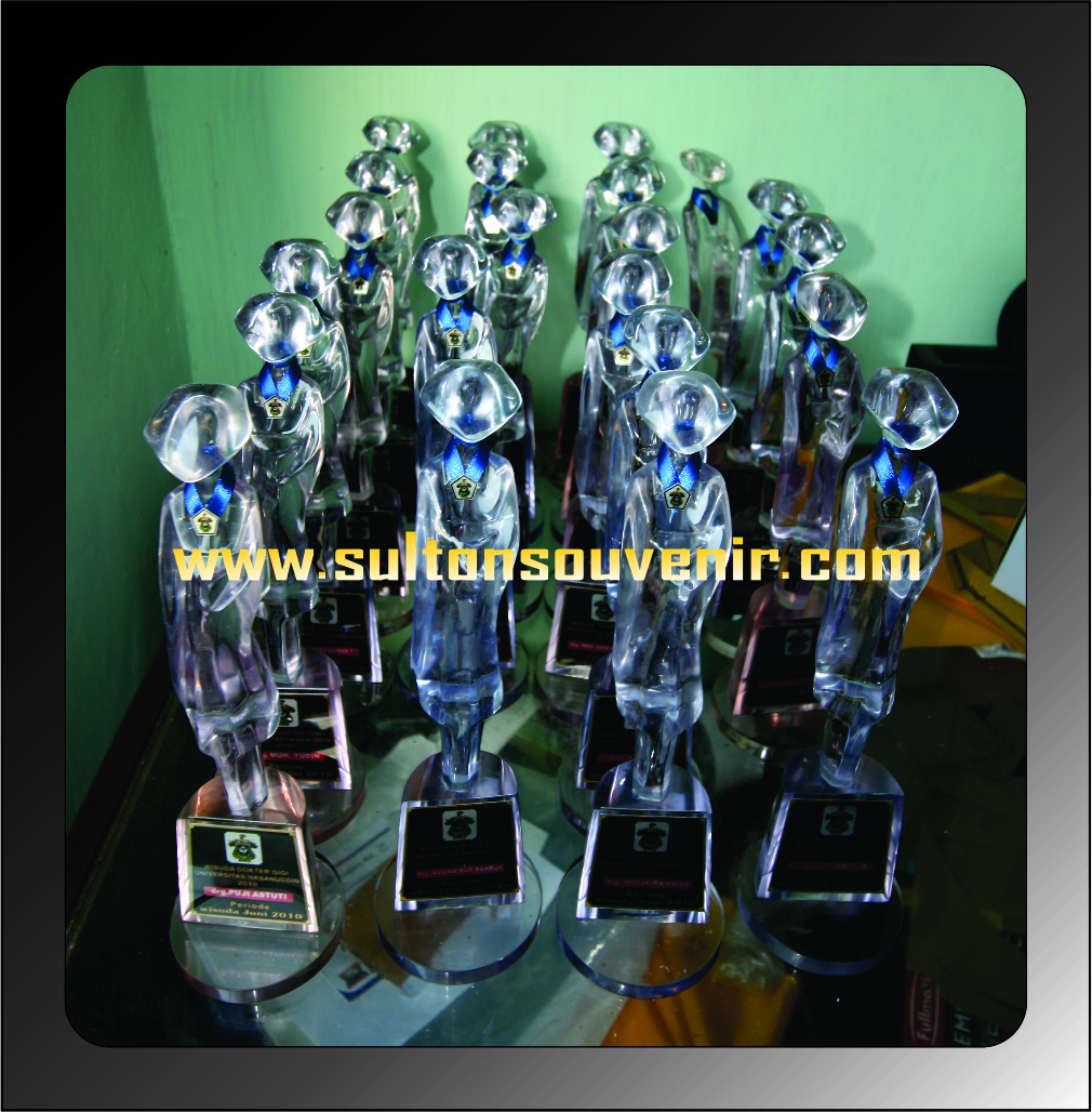 plakat fiber,medali,pin,piala,dll
