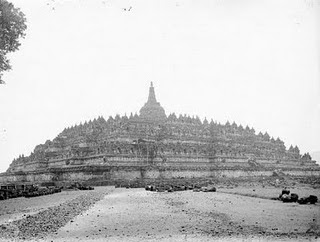 Kondisi Candi Borobudur Saat Pertama Kali Ditemukan &#91;+pic jadul&#93;