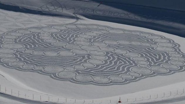 Menakjubkan, Crop Circle di Padang Salju