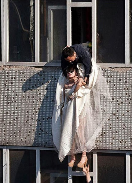Foto-foto Penyelamatan PENGANTIN PEREMPUAN