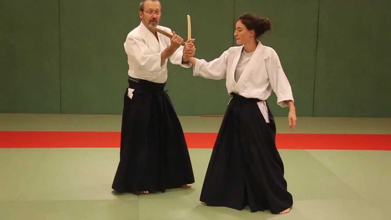 PERALATAN LATIHAN YANG SERING DIGUNAKAN DALAM BELADIRI AIKIDO