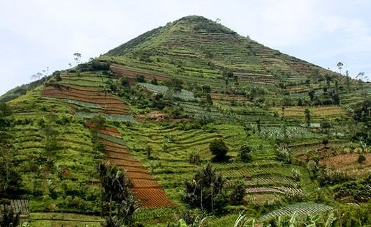 Antara Atlantis, Gunung Padang dan Indonesia 