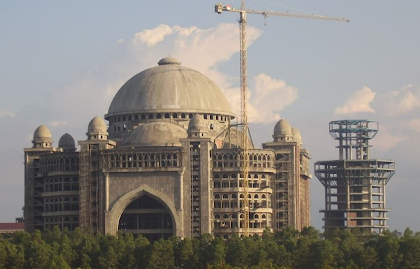 10 Masjid Paling Indah dan Termegah Di Indonesia