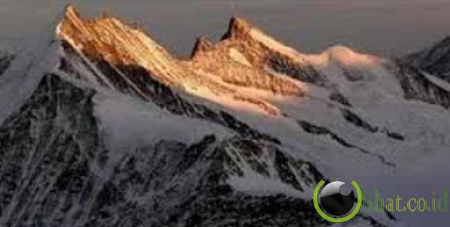 6 Puncak Pegunungan Tertinggi yang belum terdaki oleh Manusia
