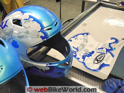 PROSES PEMBUATAN HELM STANDAR MOTOGP