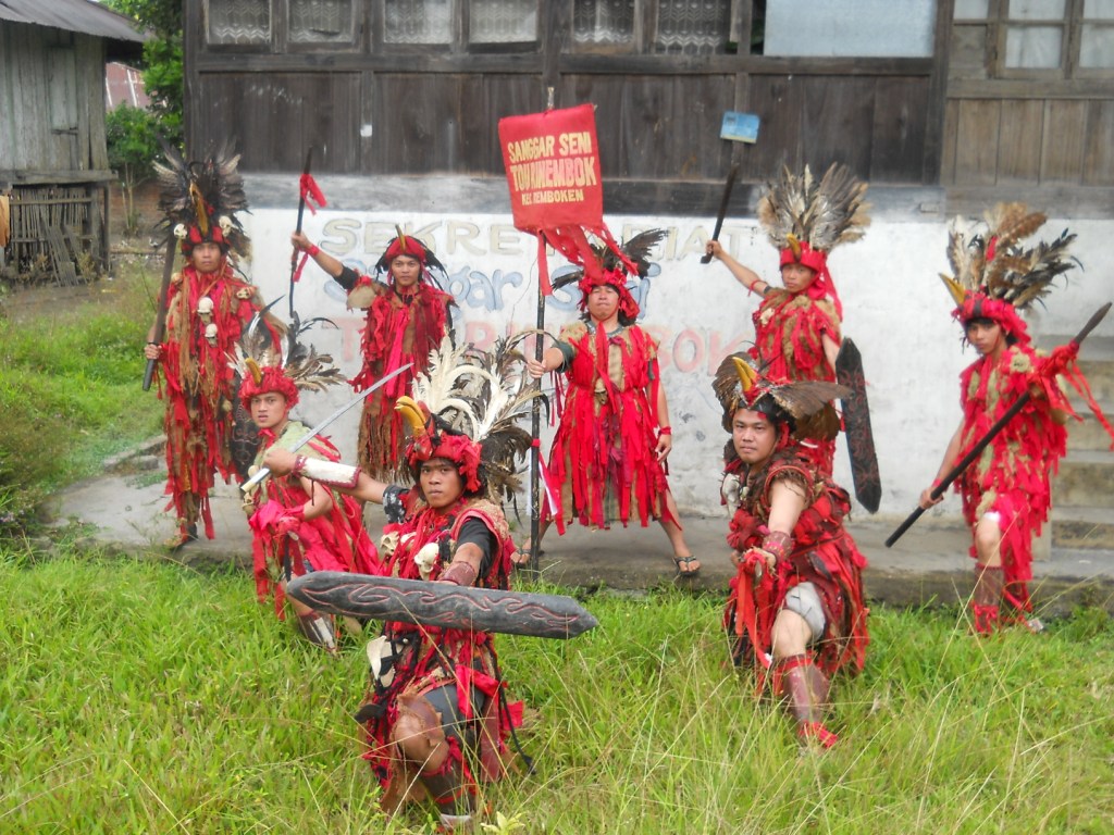 PERSAMAAN BUDAYA MINAHASA DAN DAYAK &#91;NO SARA&#93;