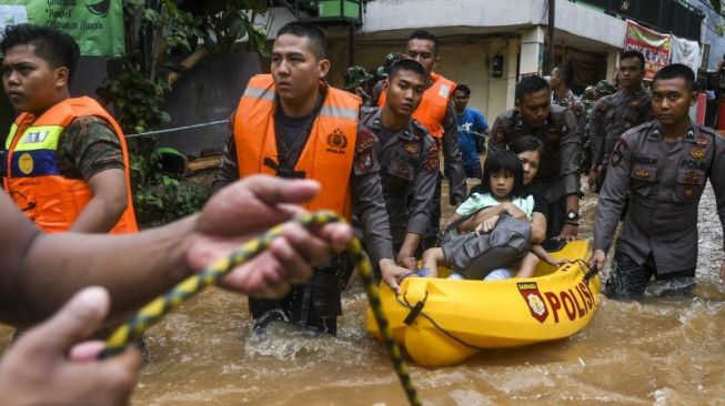 Korban Meninggal Akibat Banjir Jabodetabek 16 Orang, Ini Daftarnya