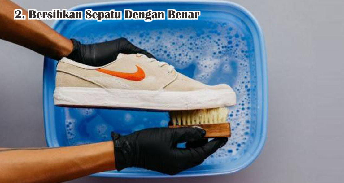 6 Cara Menghilangkan Bau Sepatu Tanpa Dicuci Ampuh