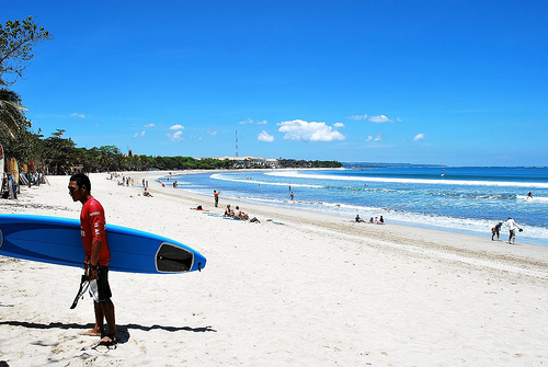 Pantai Kuta dengan pesonanya