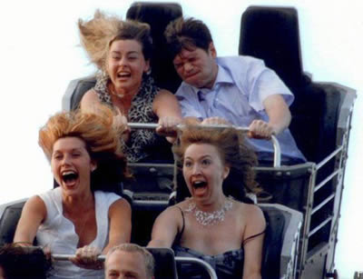 Foto-foto Lucu Saat Orang Ketakutan Naik Roller Coaster