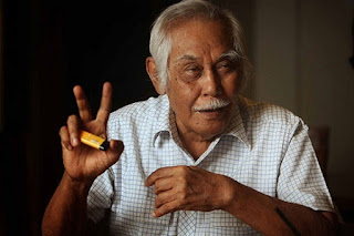 5 Pemikiran Gila Bob Sadino yang Membuatnya Menjadi Orang Sukses dan Kaya Raya!