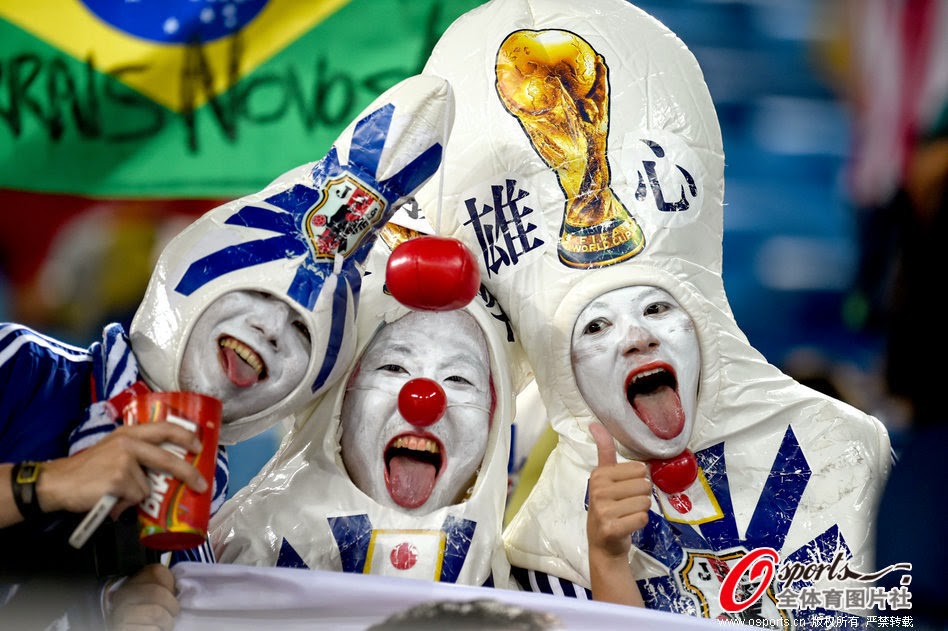 Ekspresi dan Aksi Gokil Para Suporter Jepang di Piala Dunia 2014