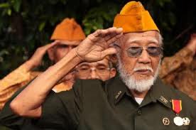 Pilih Mana ? Pensiunan Atau Satpam, eh Dia Malah Pilih &quot;PENTUNGAN SATPAM&quot;