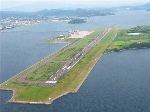 &#91;Pemandangan Menakjubkan&#93; 11 Bandara Pulau Buatan di Dunia