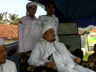 alhamdullilah-massa-fpi-sulsel-kembali-bentrok-dengan-warga-polisi-dan-tni-berjaga