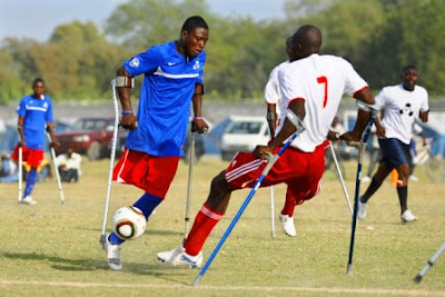 &#91;Gambar Paten gan&#93; walau kaki,tangan buntung masih bisa main bola gan