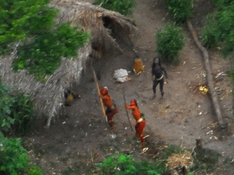 Orang Asli Amazon Yang Tidak Pernah Bertemu Dengan Manusia Modern