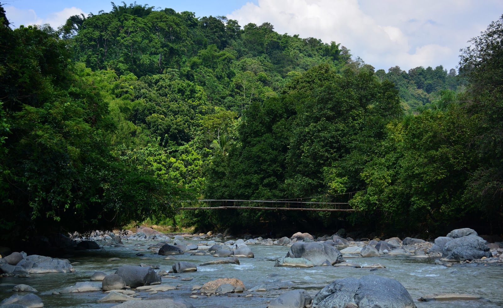 Wahana Wisata Penangkaran Rusa Cariu