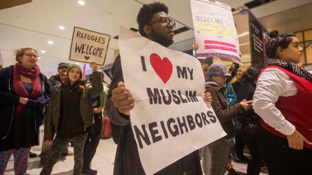5 Kontroversi Donald Trump Sejak Di Lantik Jadi Presiden Amerika Serikat
