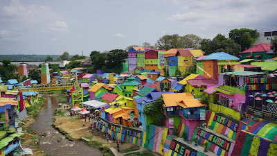 Wisata ke Kampung Warna Warni ? Wajib coba gan nuansa baru