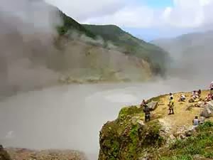 Danau Paling Unik di Dunia