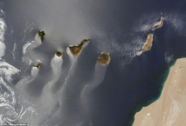 FOTO FOTO PULAU DARI ANGKASA YANG TERLIHAT W.O.W &amp; NAMA PULAU