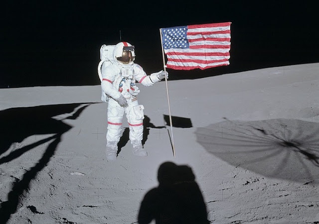 Rahasia Kematian Neil Armstrong dan Uang 'Tutup Mulut' Rp58 M