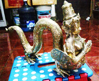 patung dan kerajinan kuningan