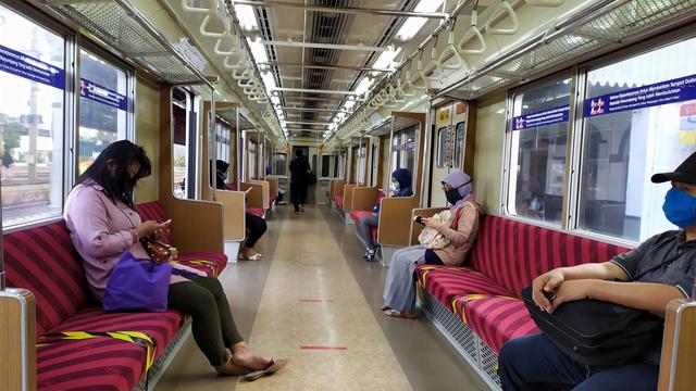 Hari Keenam PSBB Corona, Stasiun KRL Bogor Sepi Penumpang