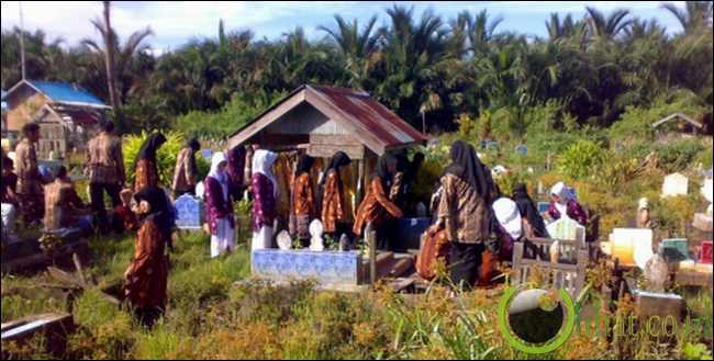 6 Ritual Unik dan Aneh Pelajar Menjelang Ujian Nasional (UN)