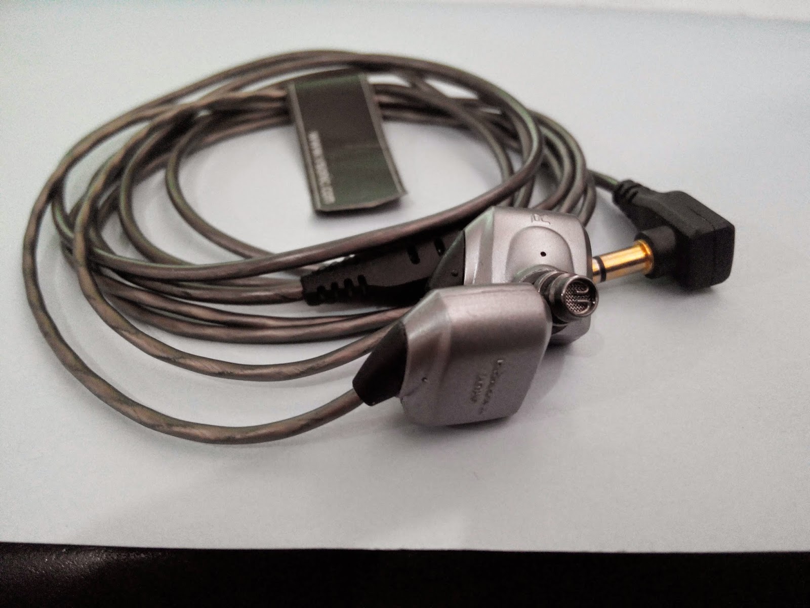 ♪ ♪ ♪ iem Vsonic GR07 Classic Edition warna Silver ♪ ♪ ♪