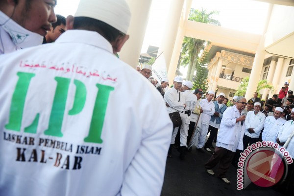 dayak-tegang-gubernur-cornelis-siap-hadang-pimpinan-fpi--gnpf-mui