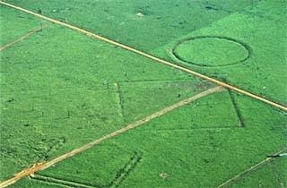10 Pahatan Alam (Geoglyph) Paling Misterius di Muka Bumi 