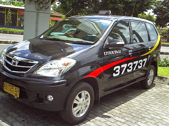 Taksi-taksi MPV di Berbagai Daerah di Indonesia