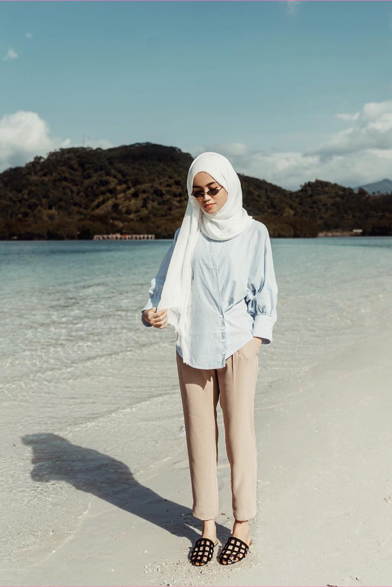 update style hijab buat sista yang suka ke pantai