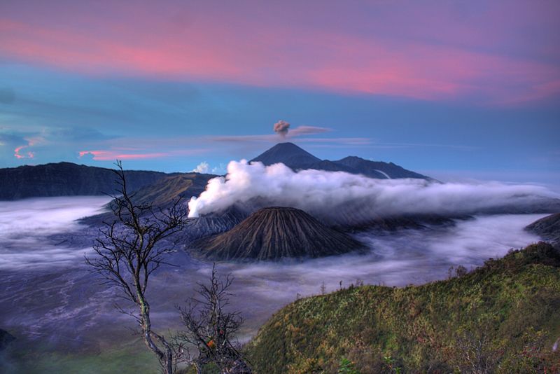 5 tempat wisata terindah di Indonesia menurut TS