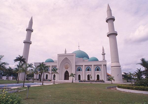 Mesjid Terbesar di Indonesia
