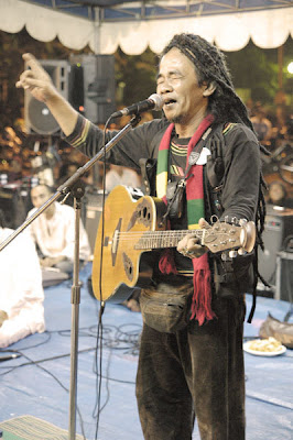 Musisi-Musisi Indonesia yang Bermula dari Pengamen 