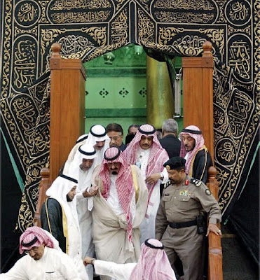 Mengintip Ruangan Dalam Ka&#039;bah