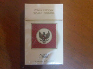 Presiden Republik indonesia ternyata perokok gan, &#91;NO HOAX, PICT INSIDE&#93;