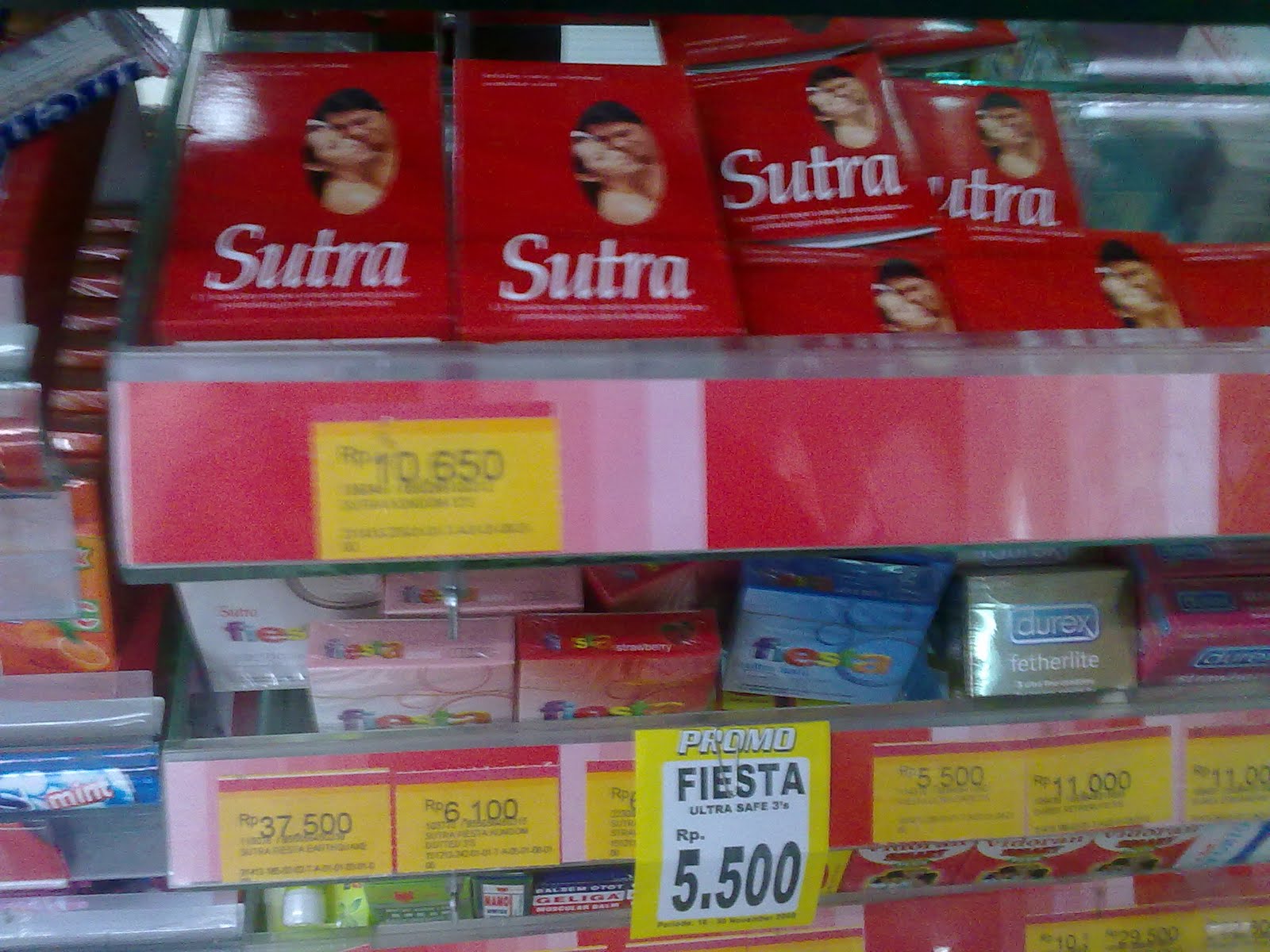 Kondom Di Etalase Minimarket &#91;Wajarkah?&#93;