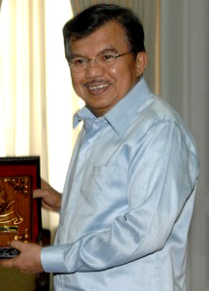 Gerakan Lengserkan ICAL kini Mulai Ramai di Tubuh Golkar. Menuju "GOLKAR Perjuangan"?
