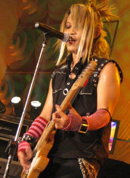 7-vokalis-dengan-rambut-terkeren-versi-on-the-sepot