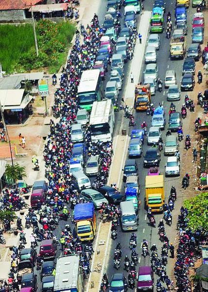 SBY Datang, Jalur Mudik pun Macet! Kenapa Tak Gunakan Helikopter aja?