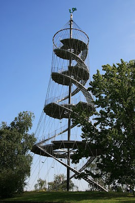 Tangga-tangga Spiral yang Unik