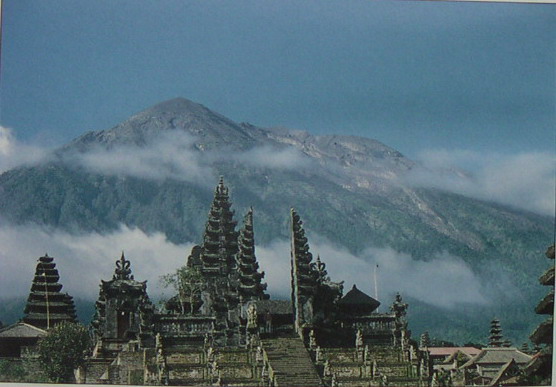 INI DIA 25 GUNUNG BERAPI DI INDONESIA